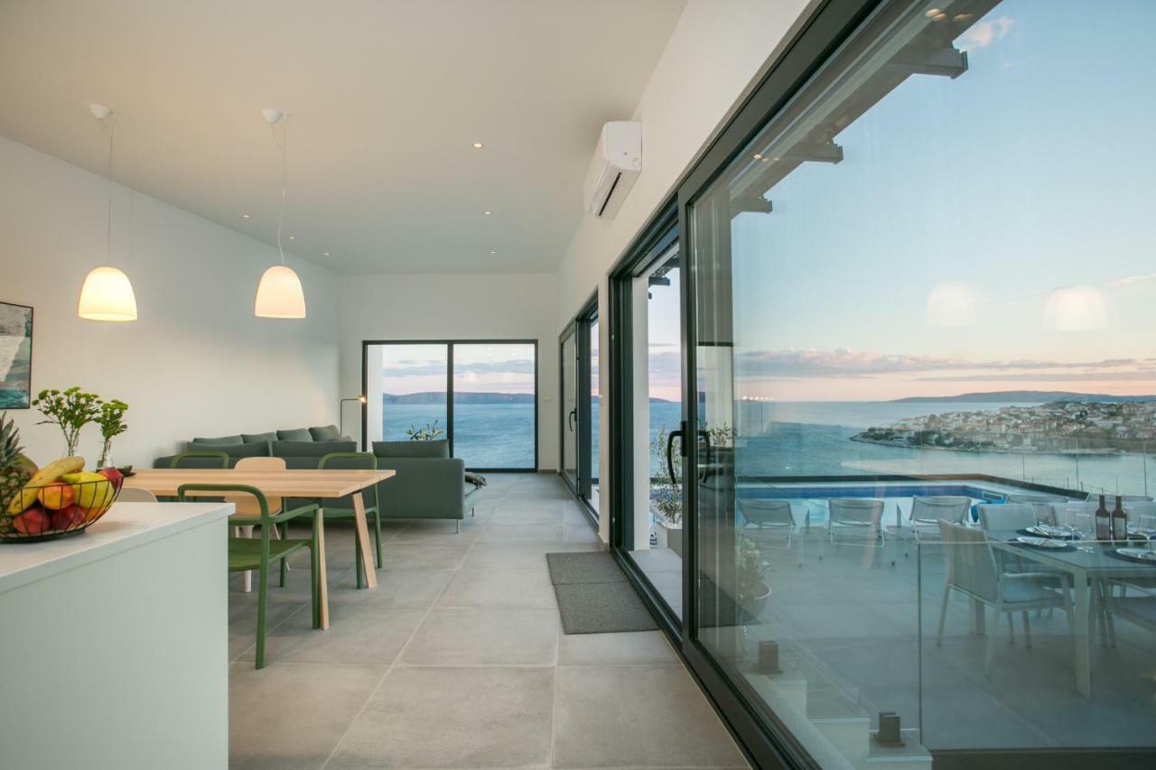 Holiday Home Olive Exclusive - 8 People, Heated Pool, Okrug Gornji, Sea View 特罗吉尔 外观 照片