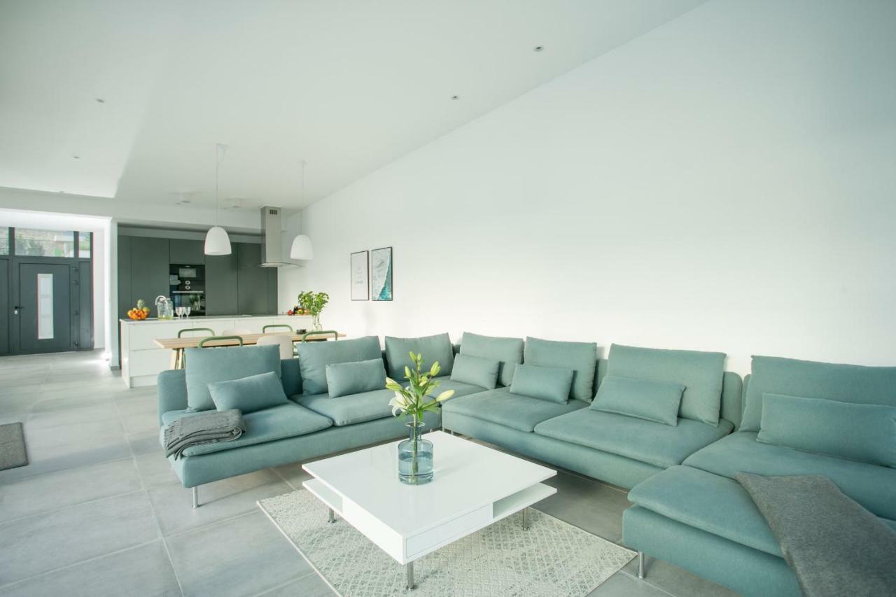 Holiday Home Olive Exclusive - 8 People, Heated Pool, Okrug Gornji, Sea View 特罗吉尔 外观 照片